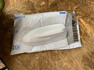 2007 2008 2009 2010 2011 2012 VOLVO C30 T5 HATCHBACK ROOF ANTENNA WHITE 31260607 - Picture 1 of 5