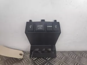 2015 HONDA CIVIC IX FK USB PORT 1 83407-TV1-E61 - Picture 1 of 6