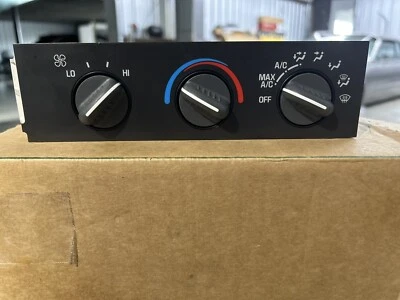 Módulo de control de climatización para Chevrolet Express 2500 2005-2007 Foto 1 de 3