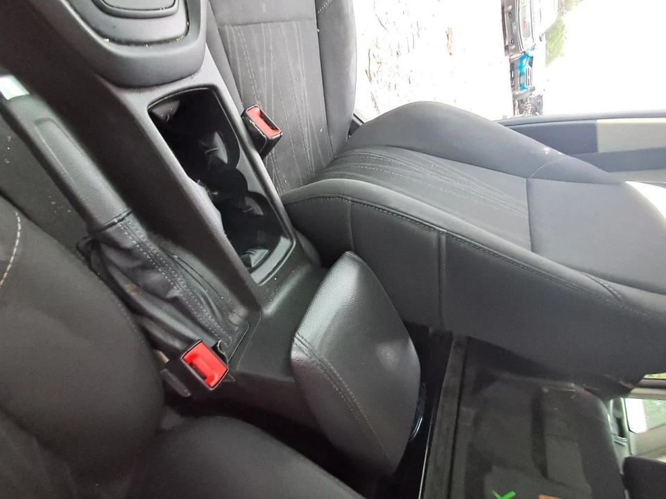 Console SOMENTE APOIO DE BRAÇO sem apoio de braço compatível com 15-18 FOCUS 3608288 - Imagem 1 de 1