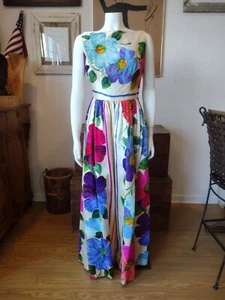 RARE 1960's BURKE AMEY, New York Fabulous Floral Print Gown Size Small - Picture 1 of 22
