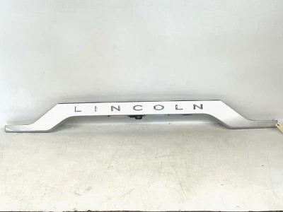⭐2015-2017 LINCOLN NAVIGATOR REAR TRUNK DECKLID FINISH PANEL MOLDING OEM LOT2599 - Image 1 of 4