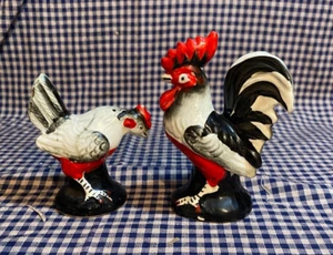 Mid century, rooster/chicken, red, black, white, salt and pepper shakers Japan, - Picture 1 of 12