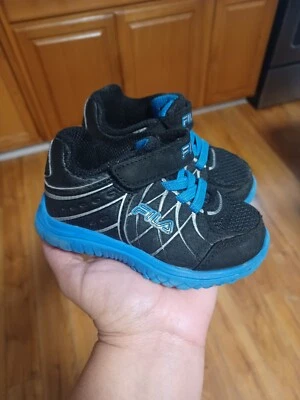 toddler shoes Fila Size 5. 5 Black &blue Good Condition - Image 1 of 4