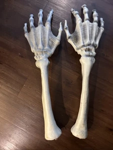 Large Halllween Decorative Outdoor/indoor Hands Skeleton 32 Inch Long Blow Mold - Picture 1 of 11