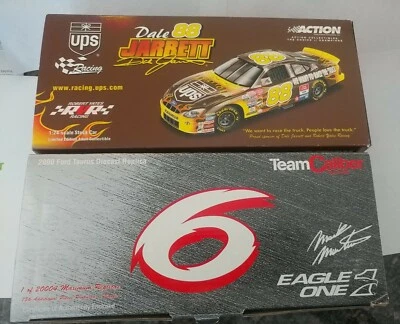 Dale Jarrett #88 UPS Race The Truck 2001 Taurus. Mark Martin #6 2000 Eagle One Foto 1 de 4