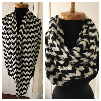 Nuevo Calvin Klein Infinity Loop Bufanda Patrón Chevron Lentejuelas Recortadas Negro Blanco  Foto 1 de 4