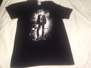 = DOCTOR WHO THE 11TH DOCTOR T SHIRT SZ SMALL TEE #124 - Picture 1 of 4