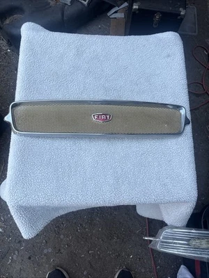 Parrilla Fiat vintage Foto 1 de 4