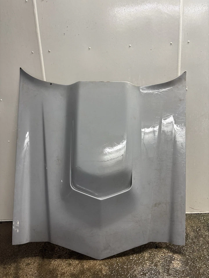 Capó de fibra de vidrio estilo L-88 para un Chevrolet Camaro 1977-1982. Foto 1 de 1