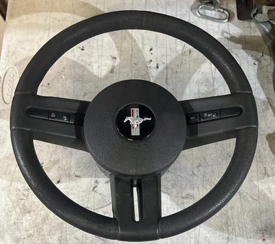 Volante Ford Mustang 2006 Foto 1 de 4