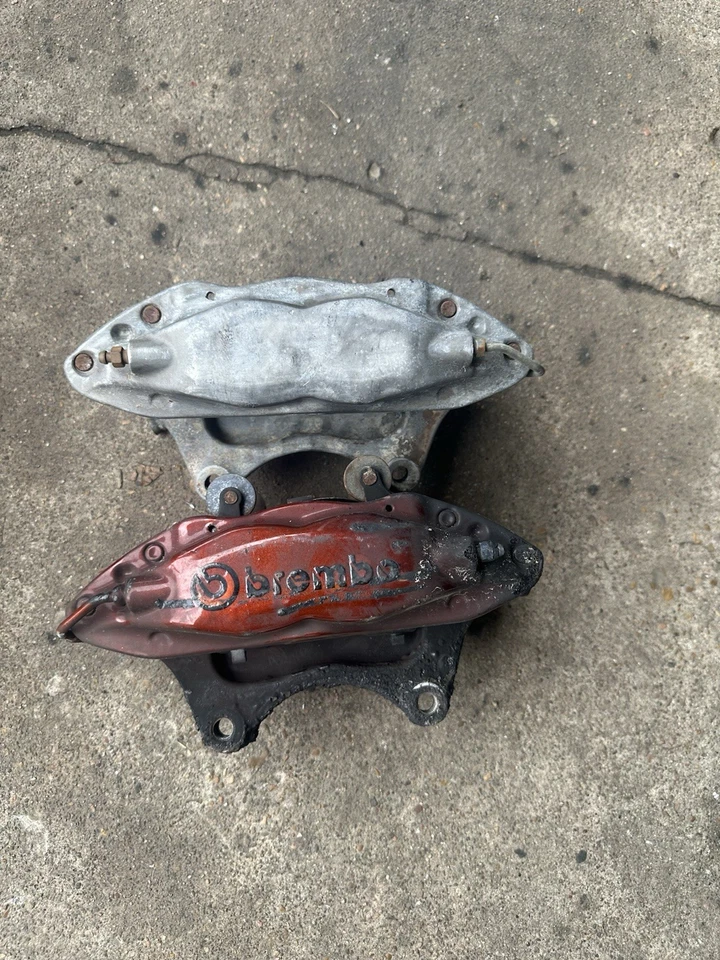 Pinzas de freno delanteras Chevrolet Camaro SS 2010-2015 Brembo - OEM  Foto 1 de 4