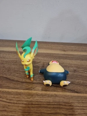 Figuras de batalla Pokémon Leafeon y Snorlax figura de acción juguete Foto 1 de 4
