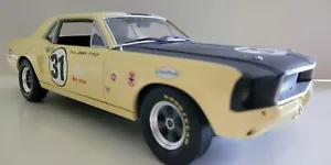 GREENLIGHT 1967 FORD MUSTANG #31 JERRY TITUS Modellauto 1:18 RAR ! - Bild 1 von 9
