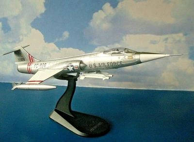 CORGI LOCKHEED F-104C STARFIGHTER,USAF, 479th TFW, CALIFORNIA 1964 NEW. PR99406 - Image 1 of 4