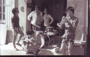 2002 -- YOUNG MUSICIANS IN SAINT TROPEZ R978 - Picture 1 of 1