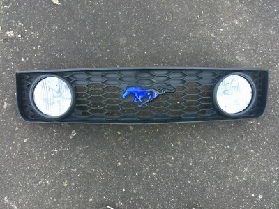 2005-2009 Ford Mustang GT Front Grille Grill With Fog Lights OEM - Image 1 of 4