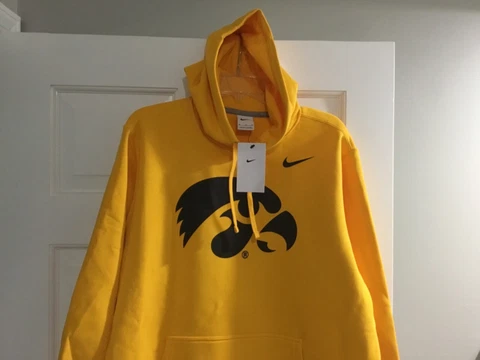 NWT-Nike Men’s Iowa Hawkeyes Gold Hoodie Hooded Sweatshirt-XL or 2XL Cover
