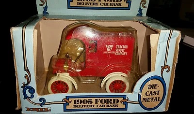  ERTL Bank Collectibles TRACTOR SUPPY - Image 1 of 3