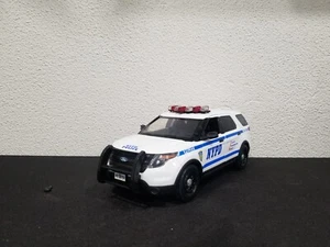 GREENLIGHT 12973 2015 FORD EXPLORER POLICE INTERCEPTOR NYPD NEW YORK POLICE 1:18 - Picture 1 of 19