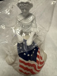 Avon Betsy Ross Figurine, containing Sonnet Cologne . July 4, 1976. In Plastic - Picture 1 of 4