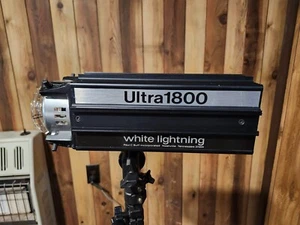 PAUL C. BUFF WHITE LIGHTNING ULTRA 1800 Excellent Condition - Picture 1 of 5