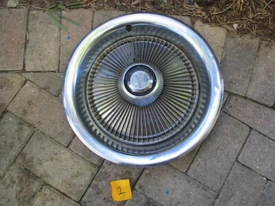 Pontiac Grand Prix/Le Mans 1977-1979 tapacubos 15" OEM Hollander #5047A #2 Foto 1 de 2