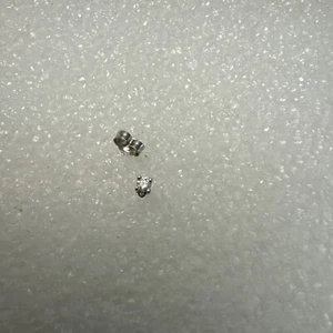 Single 14k White Gold Diamond Stud Nose Earring - Picture 1 of 7