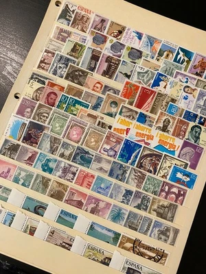 Selos em 2 páginas de estoque do mundo + Espanha e colônias espanholas - M&U 1461 - Imagem 1 de 3