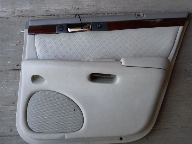 Panel de puerta trasera de pasajero Cadillac Sevilla 1999-2002 beige OEM 25716811 Foto 1 de 4