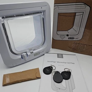 SureFlap Sure Petcare Microchip Cat Flap White Scans Pet's ID with 3 RFID TAGS - Picture 1 of 9