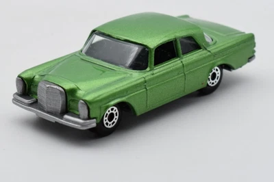 Matchbox Superfast nº 46 Mercedes Banz 300 SE verde. Hecho en Bulgaria. Lesney Foto 1 de 4