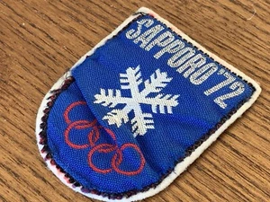 Parche Olímpico Original 1972 Sapporo Hokkaido Japón, 2" Ancho x 2-3/4" Alto - Imagen 1 de 19