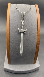 Collar y cadena con colgante de espada maciza de plata de ley 925. Calidad A+ - Imagen 1 de 5