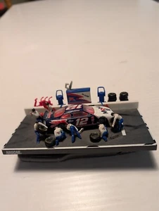 Nascar Jeremy Mayfield 12 Mobil 1 Boxenstopp Szene Maßstab 1:64. - Bild 1 von 3