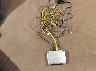 Módem Ethernet Motorola DSL modelo 2210-02-1006  Foto 1 de 3