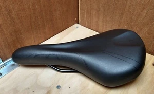 Bontrager MTB / Road Bike Saddle Seat #519259 Steel Rails (Black) Excellent! - Picture 1 of 7