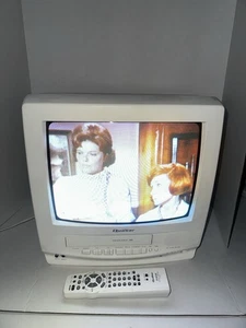 Quasar VV1318W 13" TV/VCR Combo Retro Gaming Remote Plays VHS ~ Tested Working! - Picture 1 of 13