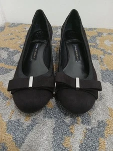 Dana Buchman Darcy Black Suede Wedge Heels Bow Accent Size 8.5 MED - Picture 1 of 9