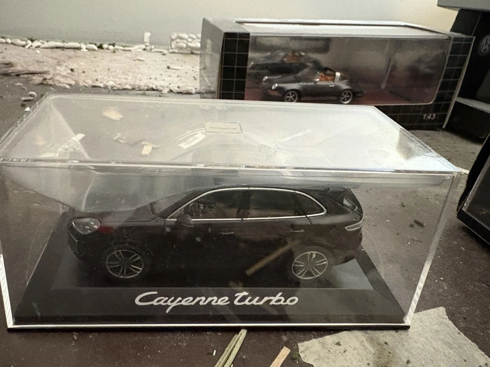 1/43 Minichamps Porsche Cayenne Turbo E3 2017 2018 2019 2020 sin funda Foto 1 de 1
