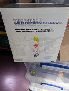 Macromedia Web Design Studio 4 Dreamweaver 4 Flash5 Fireworks4 Freehand 10 - Bild 1 von 2