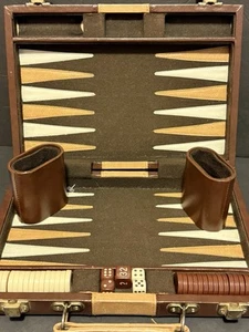 Set Backgammon custodia marrone ecopelle a righe completo di libro vintage - Foto 1 di 11