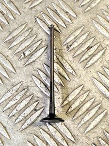 SUZUKI GSXR600 2004 2005 04 05 K4 K5 CYLINDER HEAD EXHAUST VALVE - Picture 1 of 3
