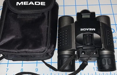 Meade 8x30 Capture View Integrated Binocular & Digital Camera CVB1002 - Image 1 of 4