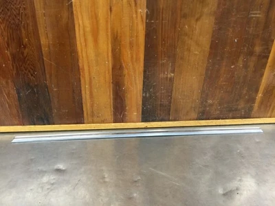 Austin America • Moldura de puerta lateral del conductor original. Usado. KQ423 Foto 1 de 4