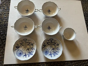 4 Vintage Meissen Porcelain Blue Onion Soup Bowls & 2 Saucers w/ Crossed Swords - Picture 1 of 9