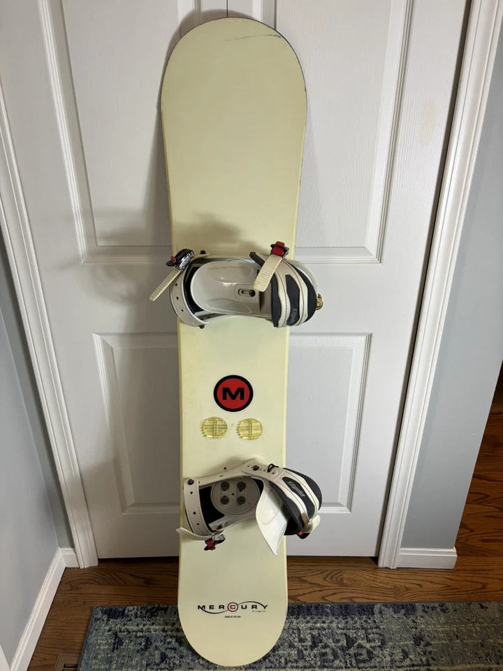 VINTAGE MERCURY, BY LIQUID TABLA DE SNOWBOARD PARA HOMBRE 153 CM Liquid LQ 1500 Fijaciones Foto 1 de 4