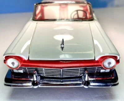 Coche clásico Ford Lincoln Mercury 1:24 concepto construido a medida 12gt18 modelo metálico 1950 Foto 1 de 4