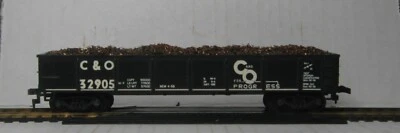 HO SCALE ROCO CHESAPEAKE & OHIO GONDOLA W/ SCRAP METAL LOAD ROAD NO. C & O 32905 - Image 1 of 4
