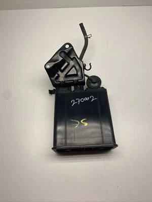 Toyota Corolla 2010 bote de carbón de vapor de combustible OEM Foto 1 de 4